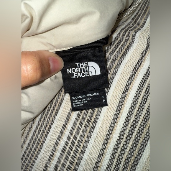 The North Face Women's Puffer Jacket - - Picture 14 of 15